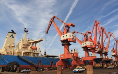 丝路海运：内贸集装箱运输的新引擎