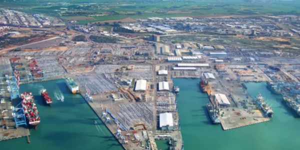 ��������ǰ����ɫ�еĴ��ͺ��˹�˾,����ȫ���˺�������Ӱ��޴�